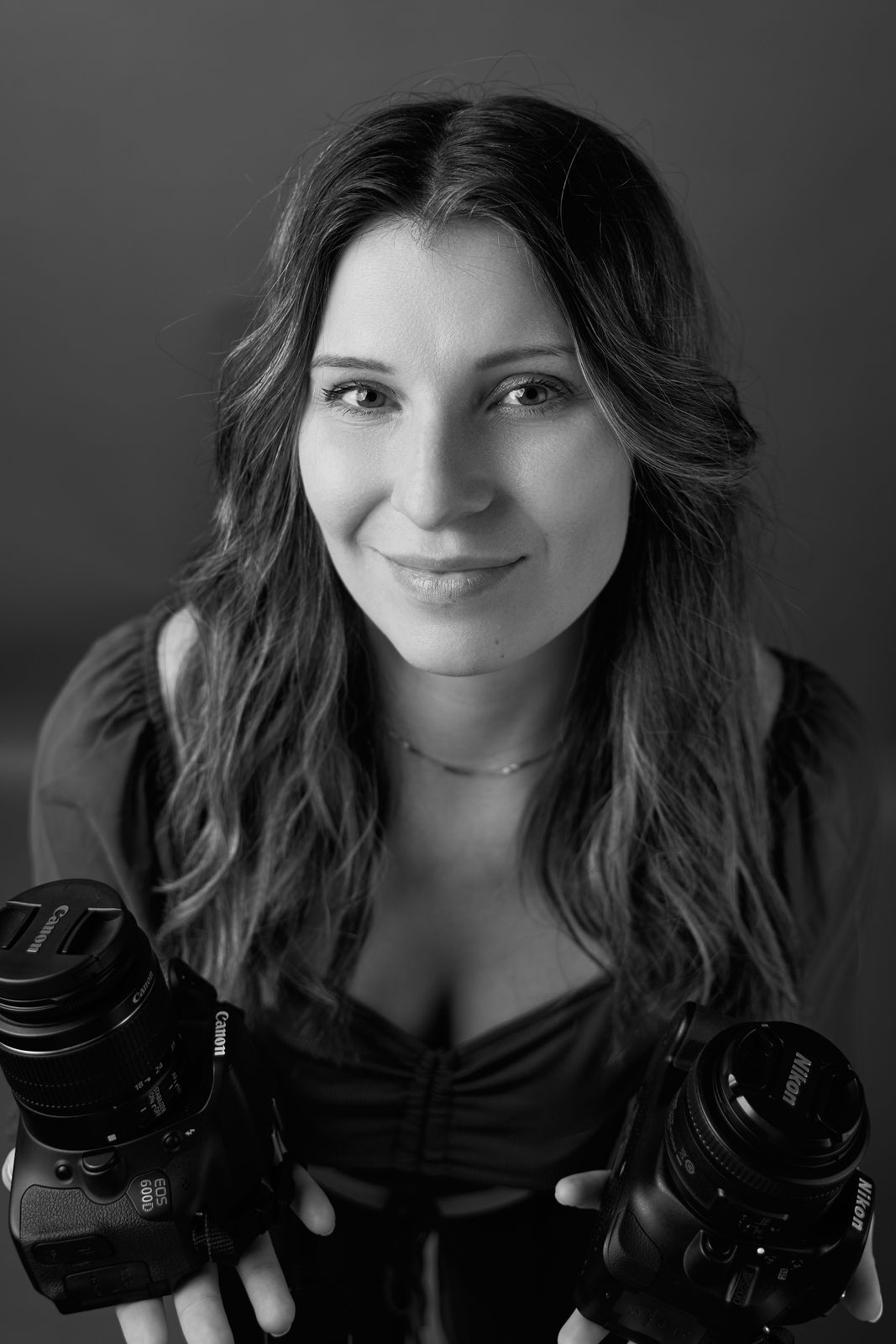 Fotografin Christina Kononov mit ihren Kameras